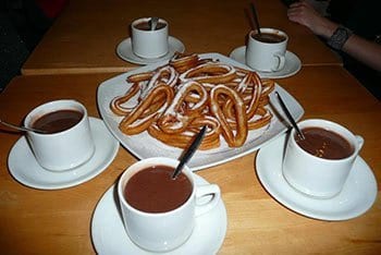 Actividades gratuitas con los cursos de español, actividades gastronómicas chocolate con churros