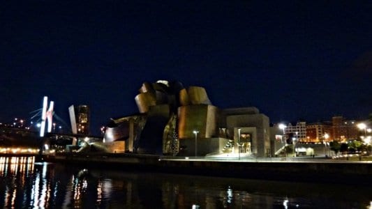Museo Guggenheim, vista de noche